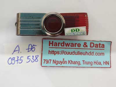 15640---USB-Kingston-8G