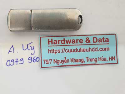 15777---USB